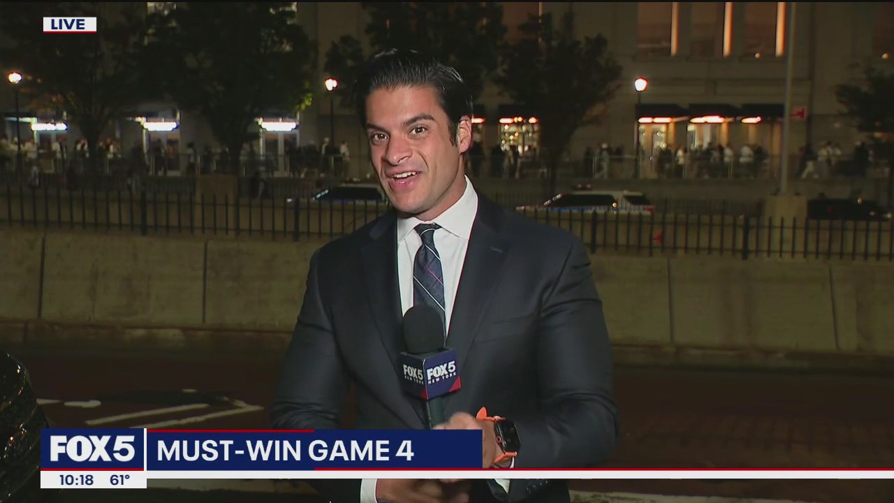 Yankees fans flee stadium as playoff hopes collapse