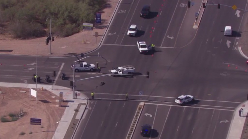 Motorcyclist killed in Apache Junction crash | FOX 10 Phoenix