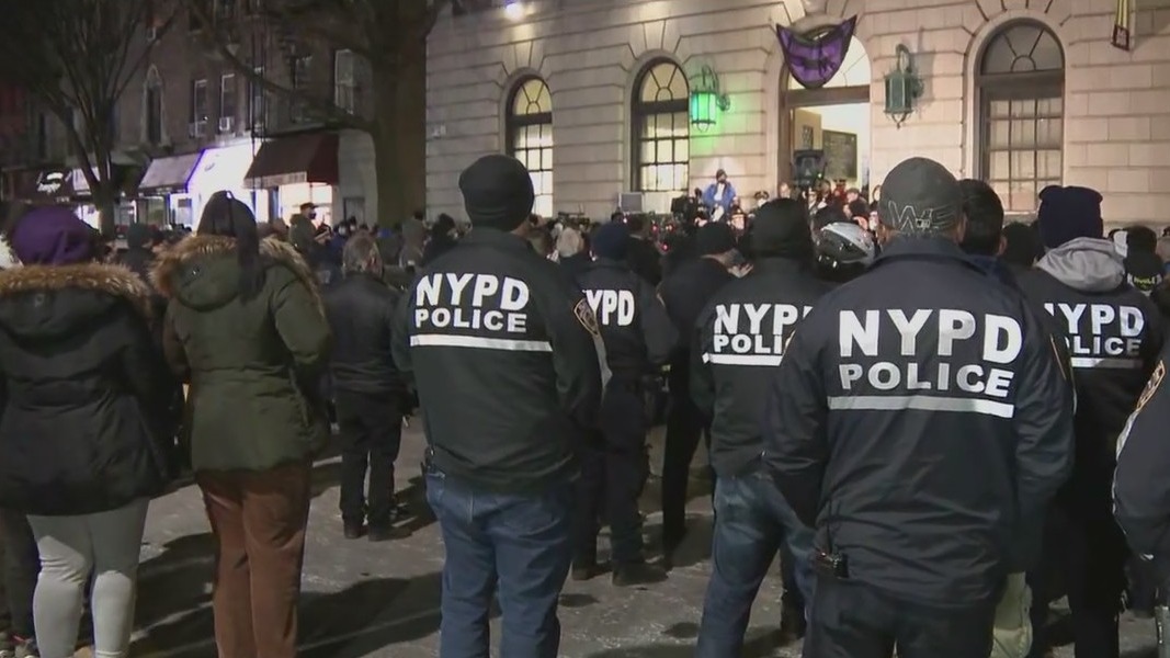 Vigil for NYPD officer shot in Harlem | FOX 5 New York