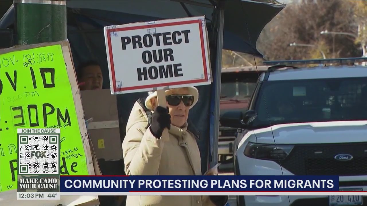 Brighton Park residents protest migrants moving into new tent city