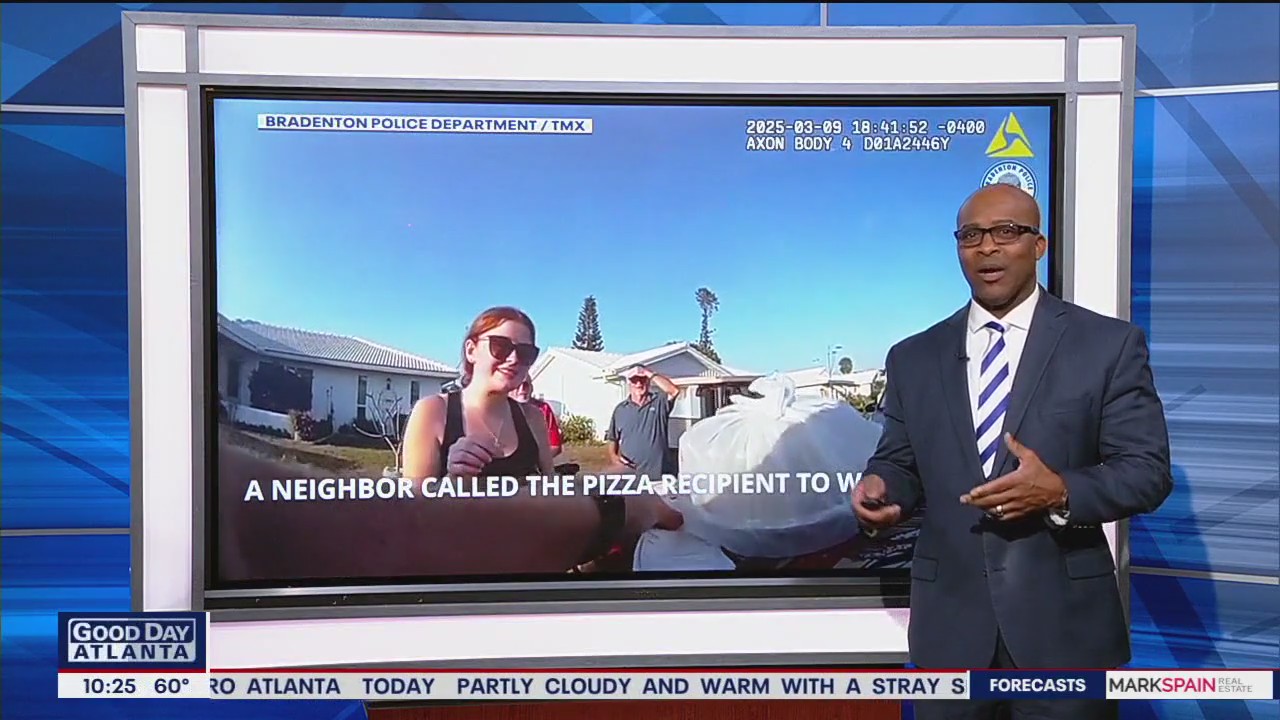 Alligator interrupts pizza delivery in Florida