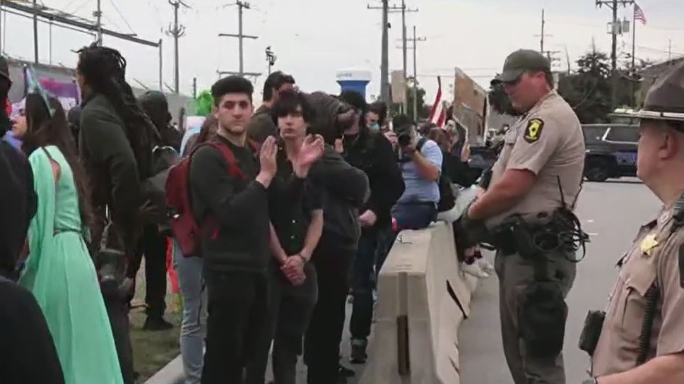 Protest continues outside ICE facility near Chicago