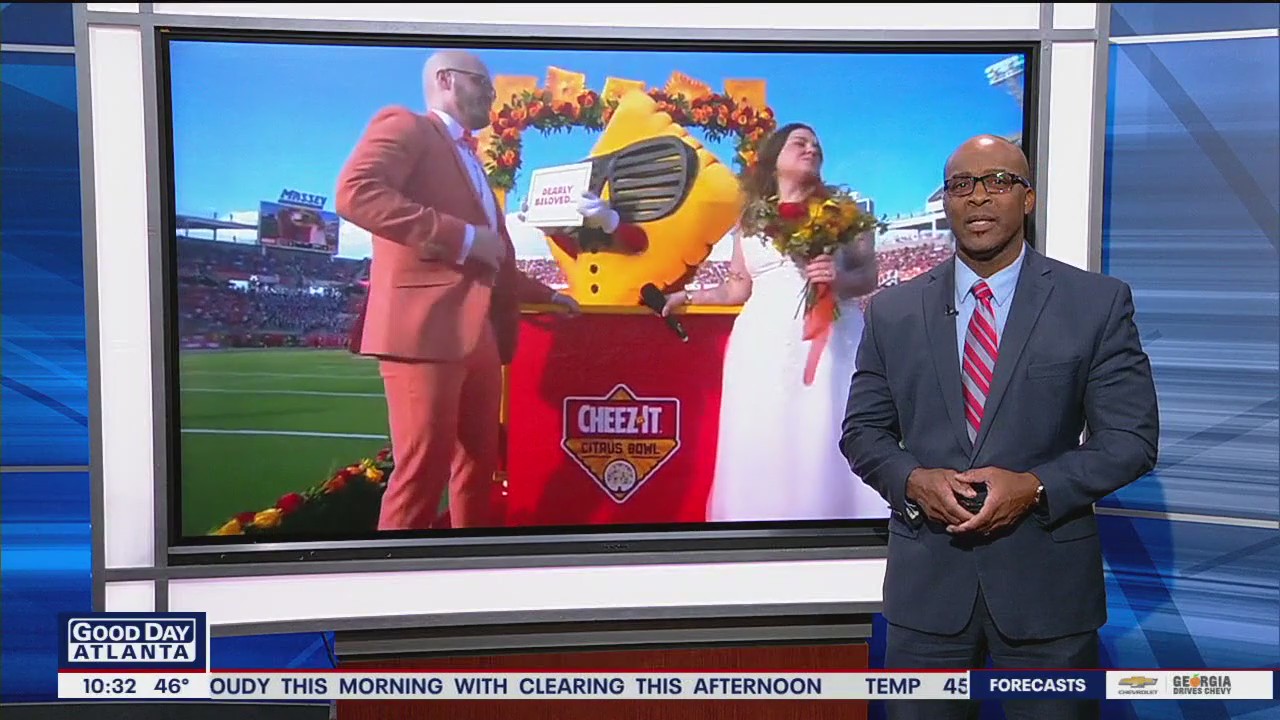 Couple gets married at the Cheez-It Bowl