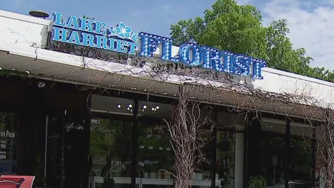 Minneapolis flower shop open after flooding