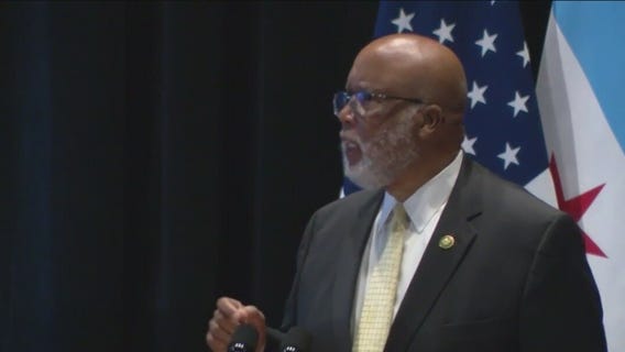 Lightfoot awards Champion of Freedom award to Emmet Till's mother at breakfast honoring Dr. King