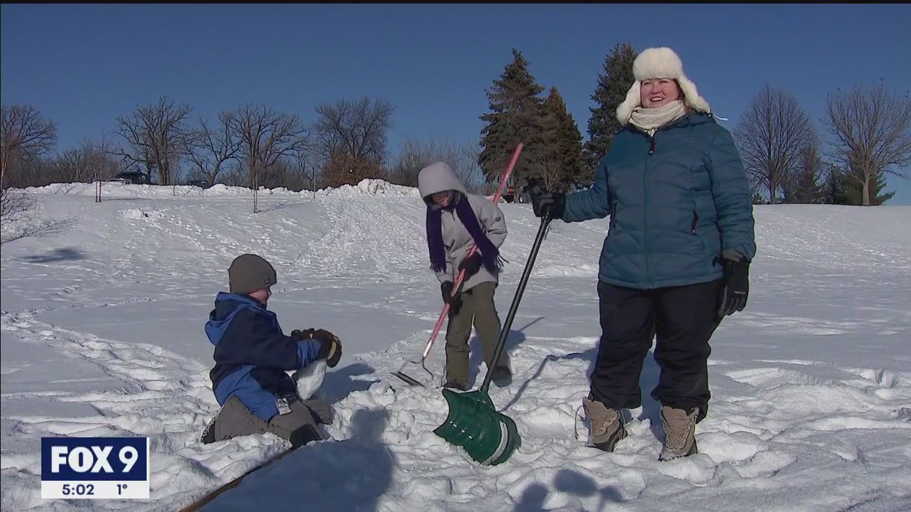 Despite brutally cold temps, Minnesotans brave cold for 2023 Medallion Hunt
