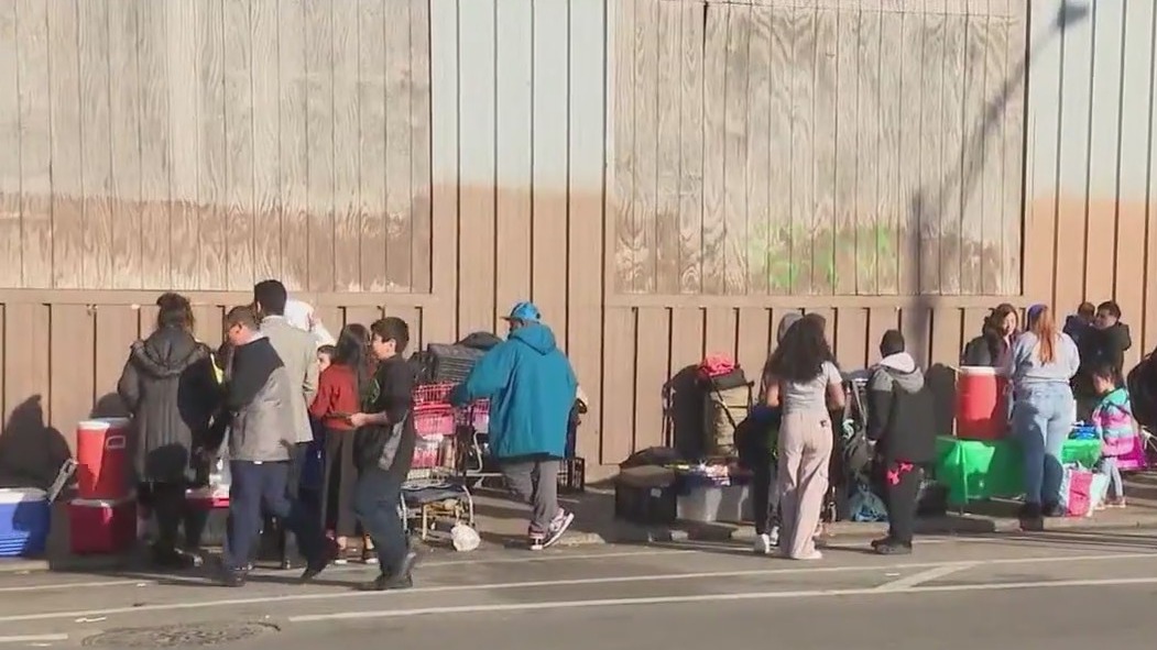 Evictions to begin Saturday at Chicago migrant shelters despite measles outbreak