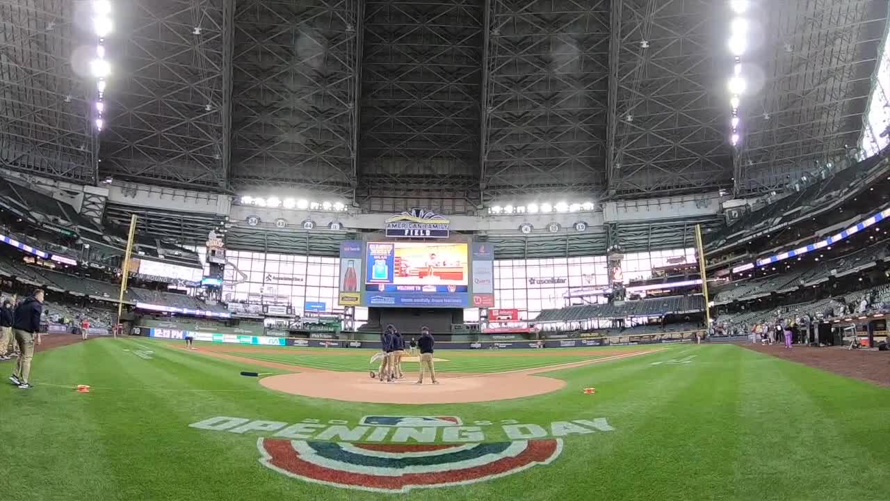 Bob Uecker reflects on the passing of former teammates