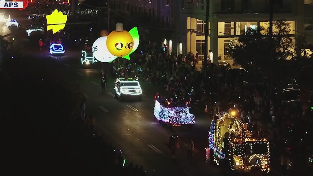 APS Light Parade sparkles through central Phoenix, making comeback after 2020 cancelation