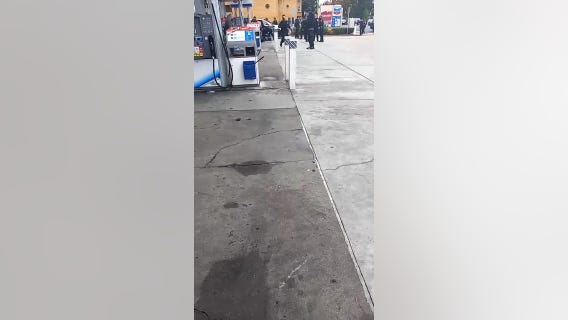 Two people shot in Oakland