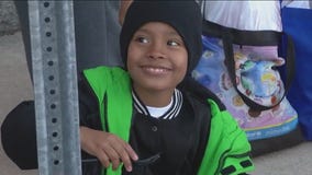 Chicago church giving away hundreds of hot meals to South Side community