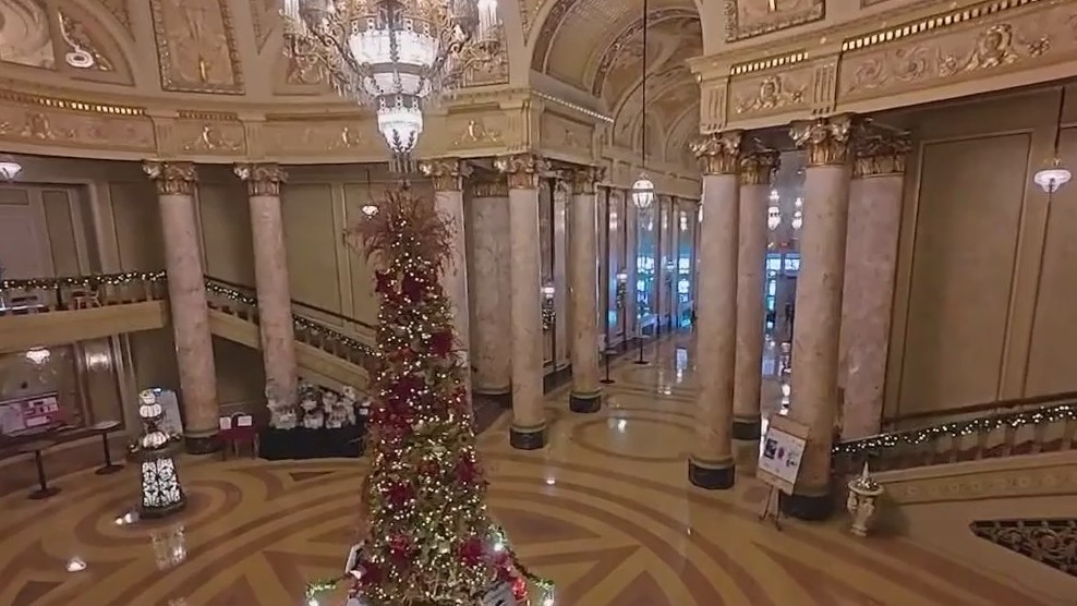 Jewel of Joliet reopens: Rialto Square Theatre bounces back after asbestos shutdown