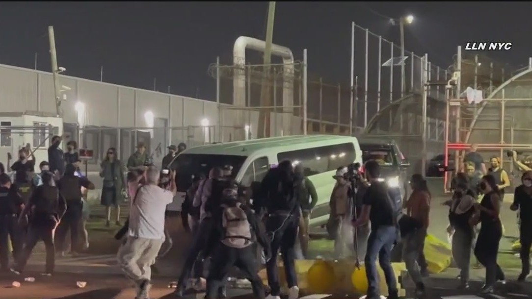 Detainees stage revolt at NJ ICE facility