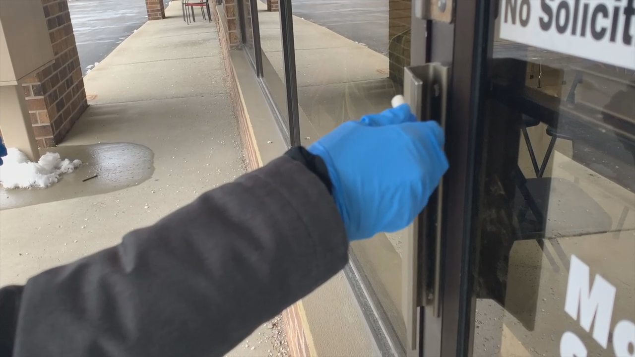 Contact 6 tests door handles for COVID-19