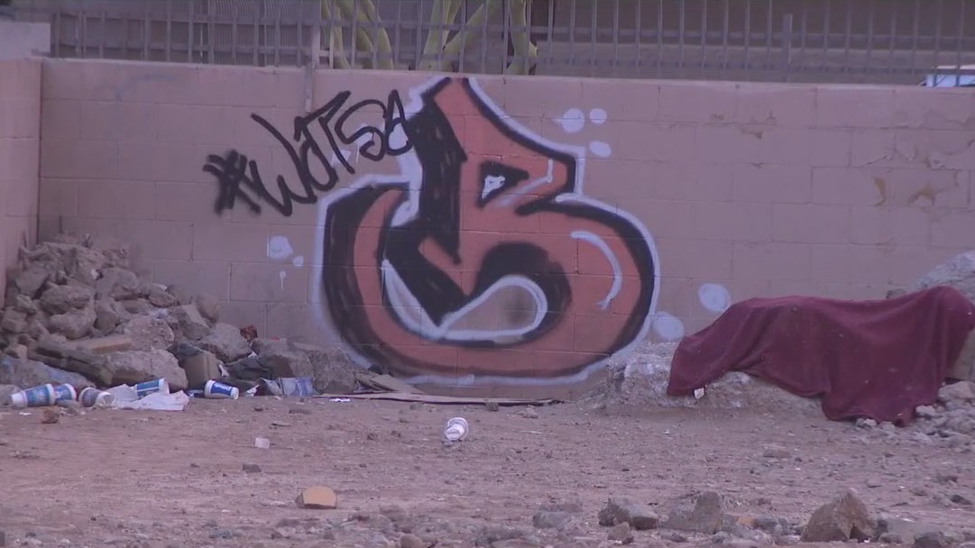 City of Phoenix working to remove graffiti
