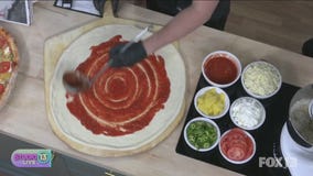 Emerald Eats: Making pizza with Big Mario's