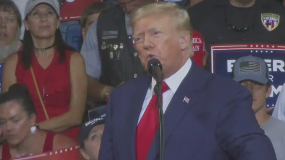 Trump condemns FBI after Mar-a-Lago raid