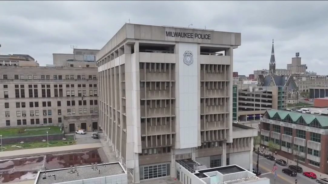 Police union votes to ratify new contract