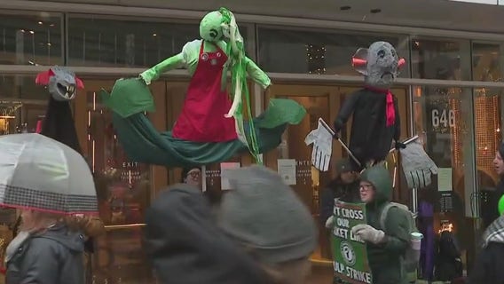 Chicago Starbucks workers rally for International Day of Solidarity