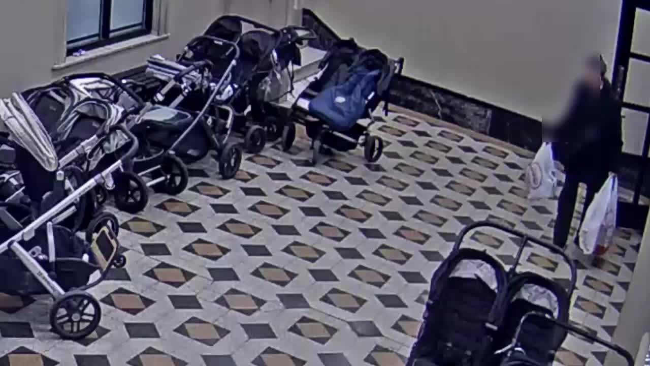 Woman places her victim in choke hold