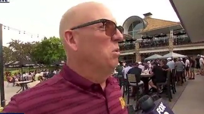 Gophers hockey players, alumi gather for event at Legends Club