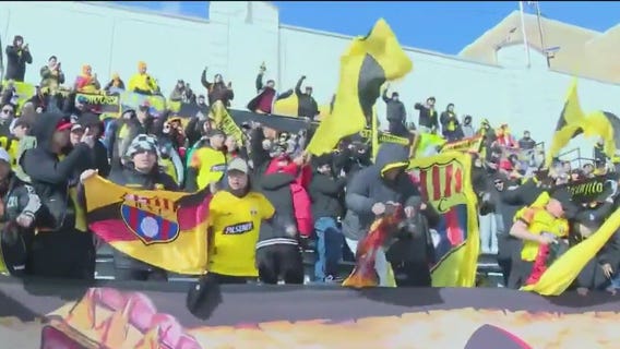 Top Ecuadorian soccer team draws crowds in NJ