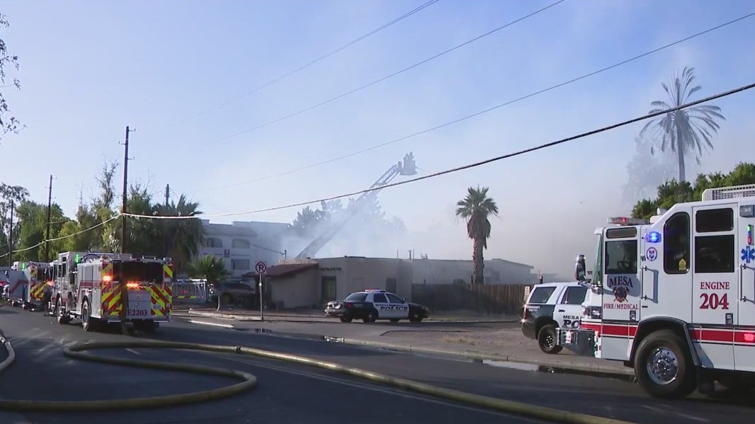 Firefighter burned in vacant Mesa building fire