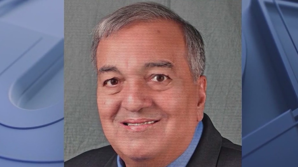 Former Crestwood mayor gets early prison release just 3 months into one-year sentence