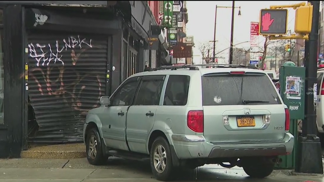 Car jumps curb, striking 3 people in Crown Heights | FOX 5 New York