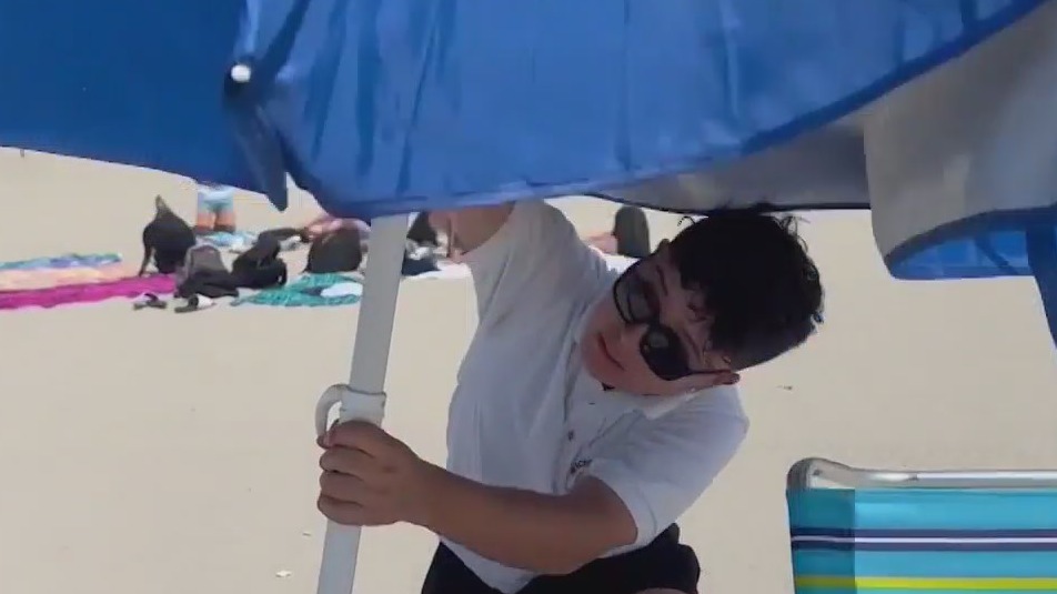 Teen starts beach concierge service