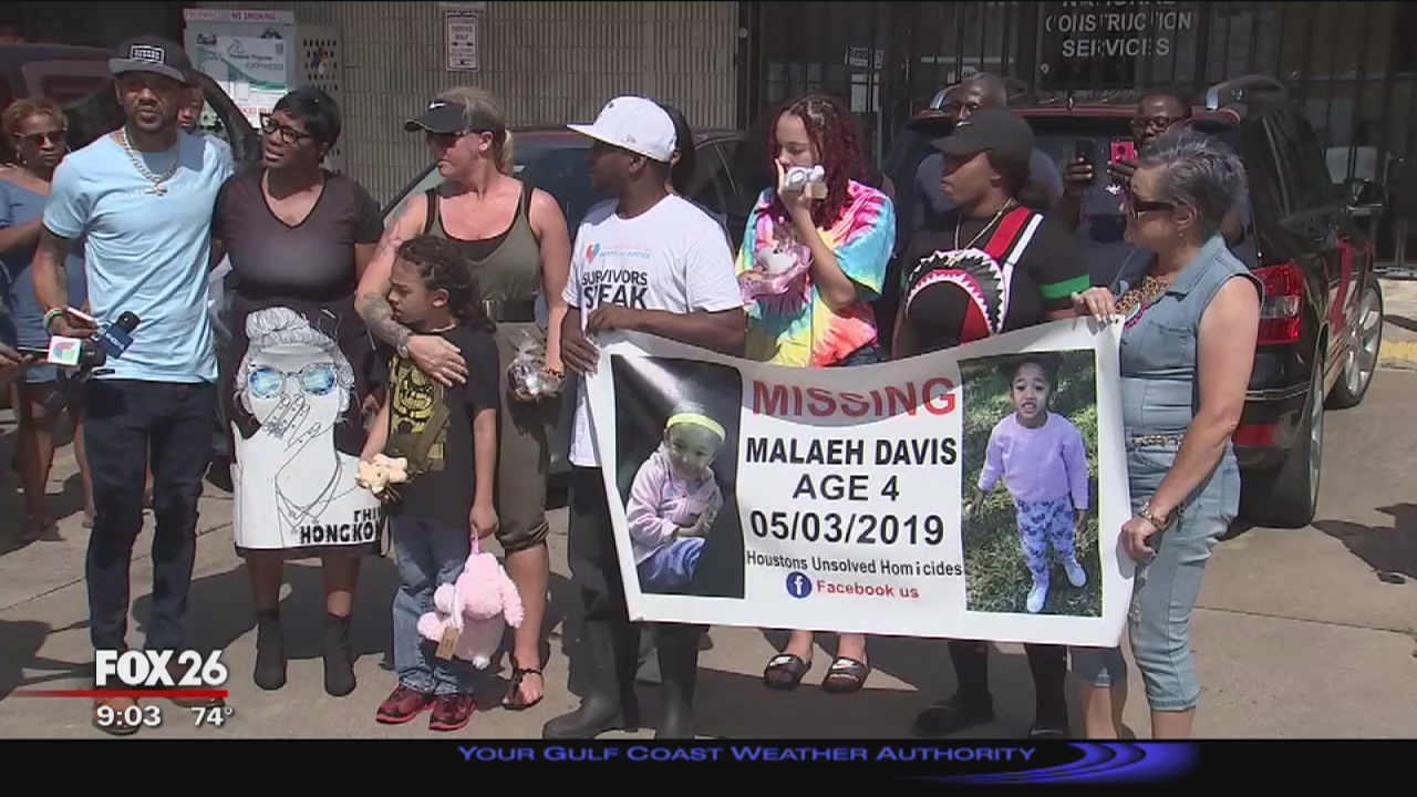 Volunteers spend Mother's Day searching for Maleah Davis, mourning at vigil