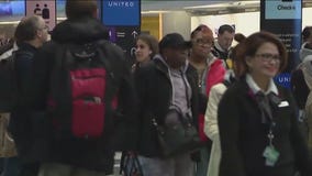 Holiday travel rush gets into full swing at Chicago airports ahead of Thanksgiving
