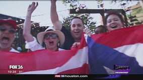 Vigil held at La Placita, Houston to show solidarity with Puerto Rico