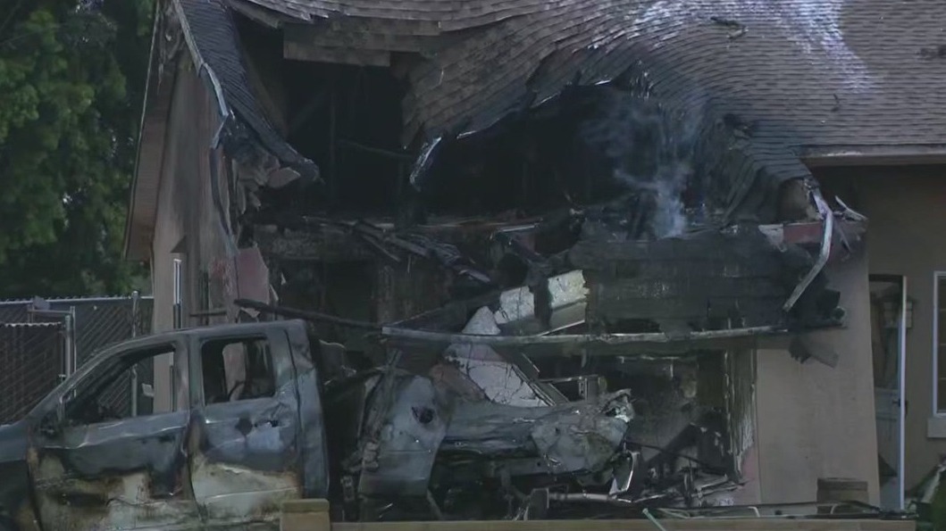 Multiple dead after plane crashes into San Diego homes
