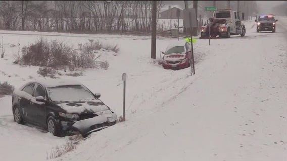 Chicago snowstorm: Snowfall piling up, leading to slippery road conditions