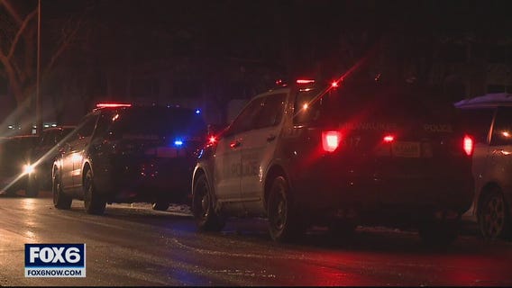 Milwaukee police investigate 2 deadly shootings