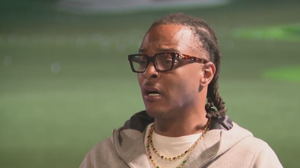 T.I. takes youth to Top Golf