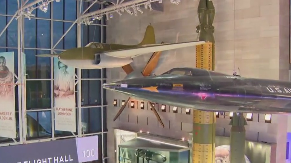 Smithsonian reopening after government shutdown