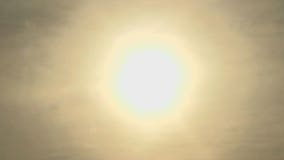 People concerned about chemicals in sunscreen as they seek alternatives