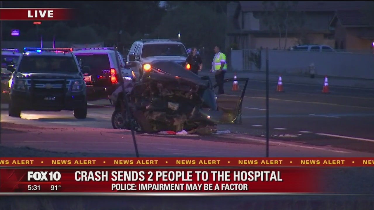 2 hospitalized following crash in Peoria