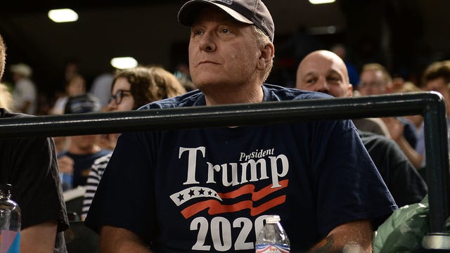 Curt Schilling for Congress? Former D-backs pitcher considering run in Arizona