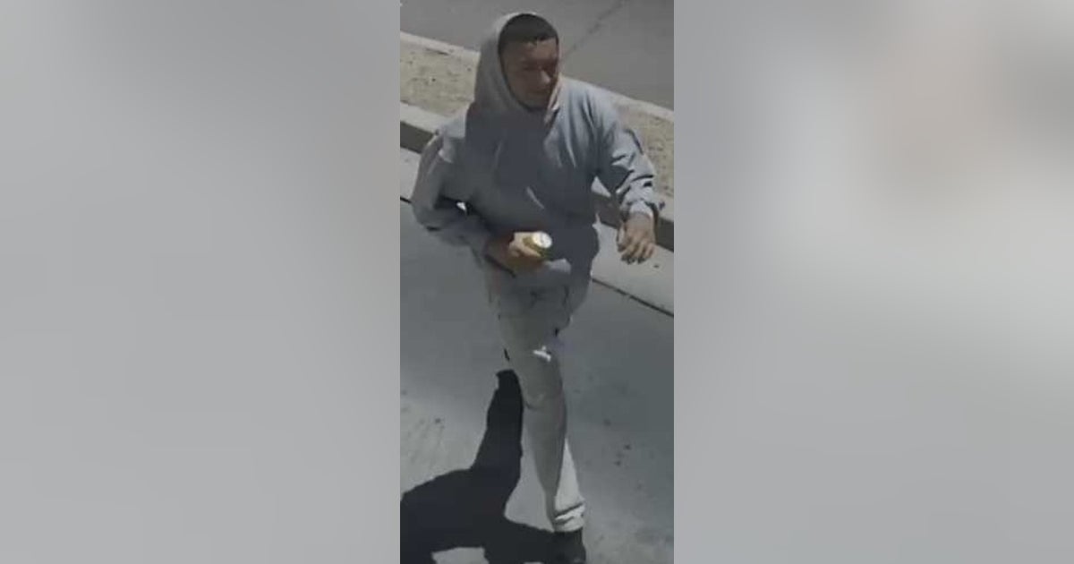 Phoenix Police looking for suspects in snack shop robbery | FOX 10 Phoenix