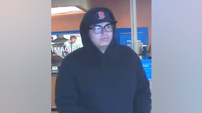 FBI, Avondale PD looking for man accused of robbing Chase Bank