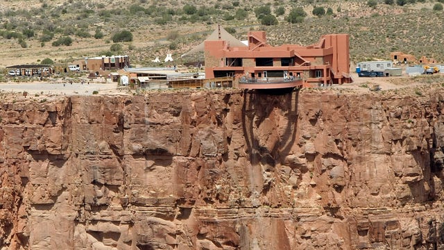 Investigation continues after man climbed over Grand Canyon Skywalk safety barrier