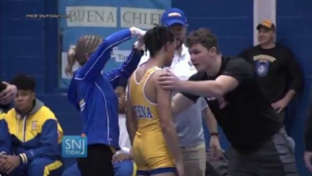 NJ referee who told wrestler to cut dreads suspended for 2 years
