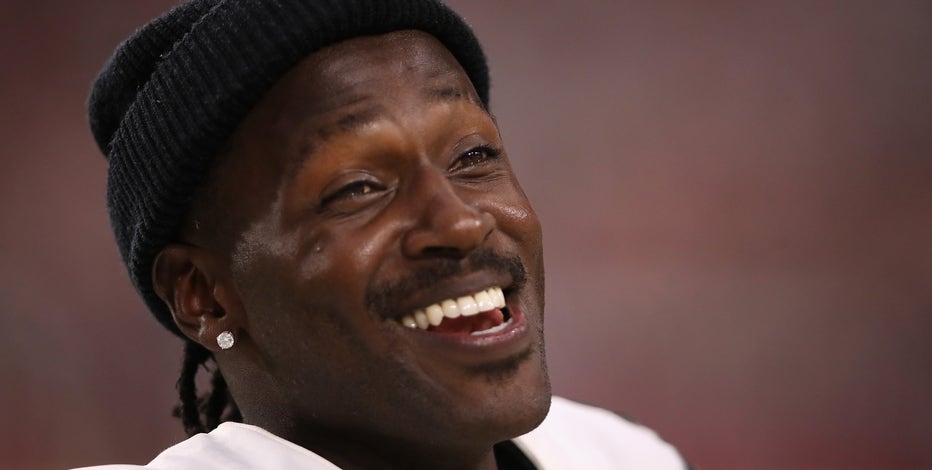 Reports: Patriots sign Antonio Brown hours after Raiders cut ties