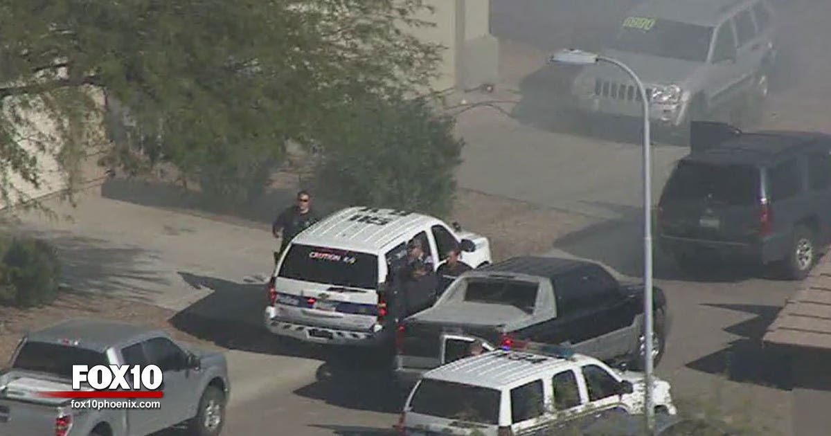 Suspected stolen car crashes into west valley home | FOX 10 Phoenix