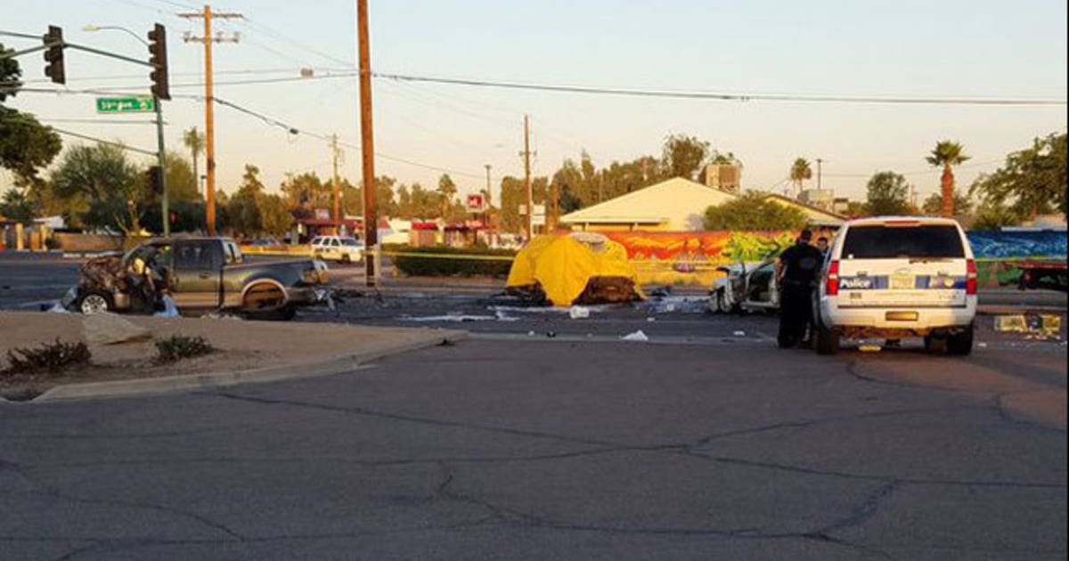 1 person killed in 6-car crash in west Phoenix | FOX 10 Phoenix