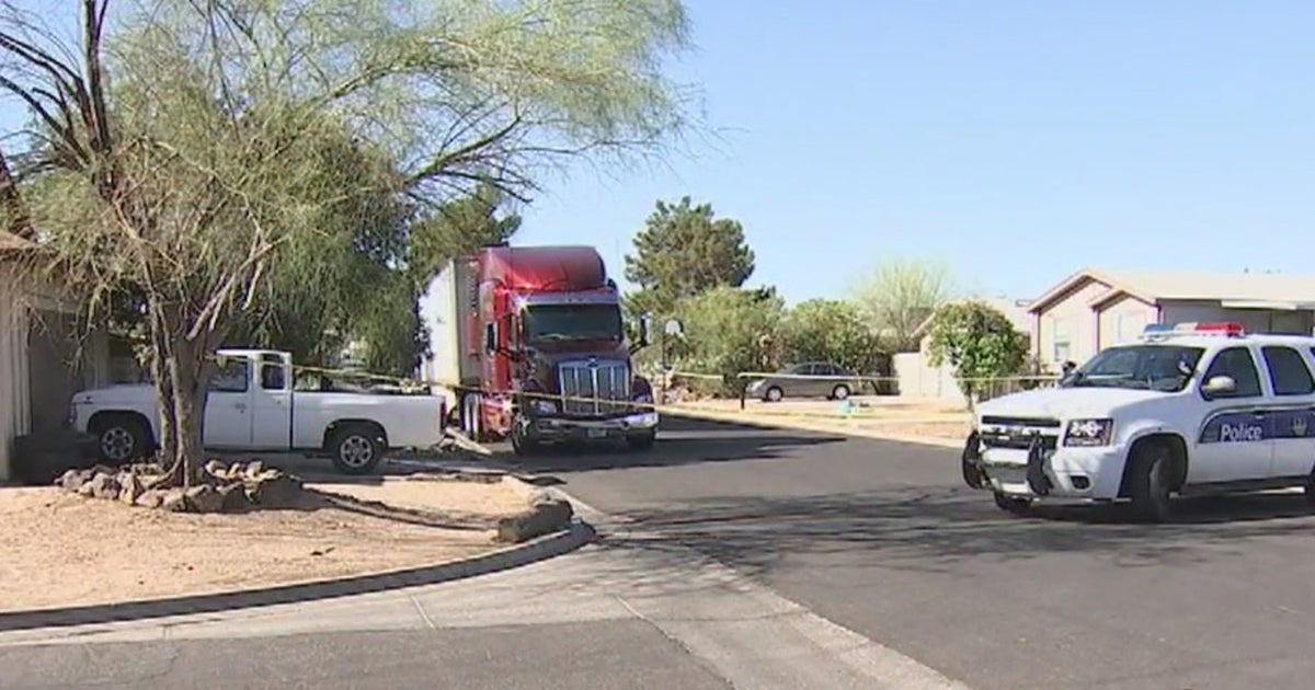 Double shooting leaves woman dead, man wounded in Phoenix | FOX 10 Phoenix