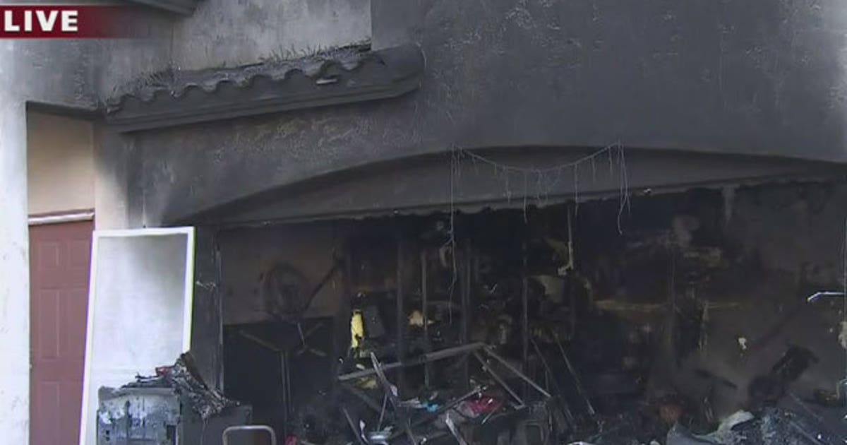 2 children, 2 adults escape raging Phoenix house fire | FOX 10 Phoenix